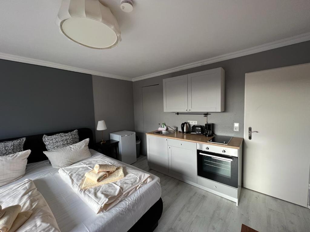 Stroenwai Apartment *